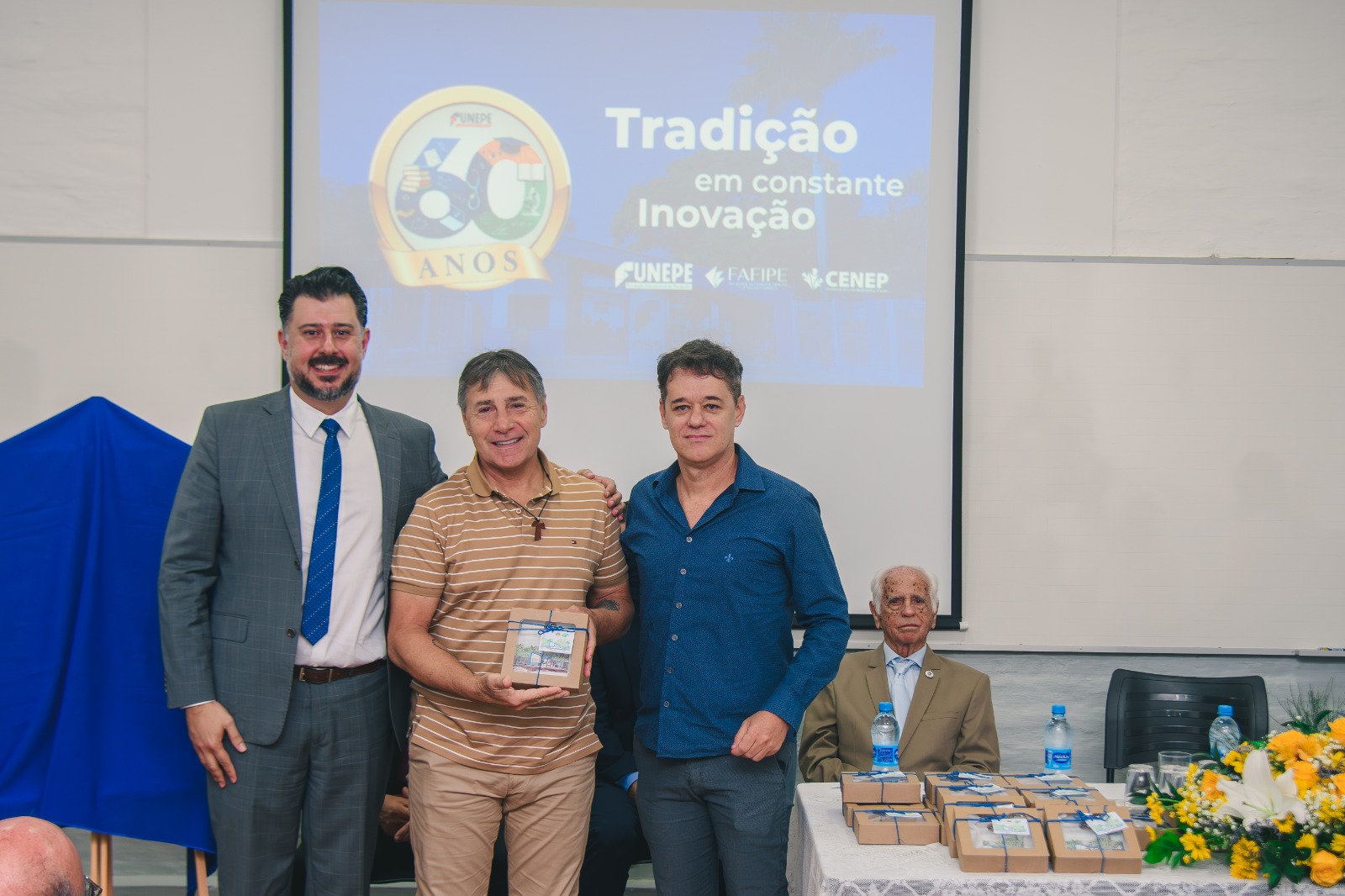 Imagem da notícia FUNEPE celebra 60 anos com cerimônia de homenagens e inauguração de busto do fundador