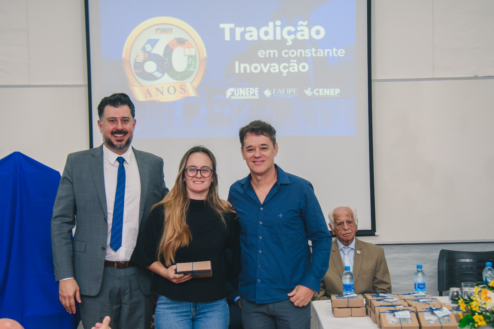 Imagem da notícia FUNEPE celebra 60 anos com cerimônia de homenagens e inauguração de busto do fundador
