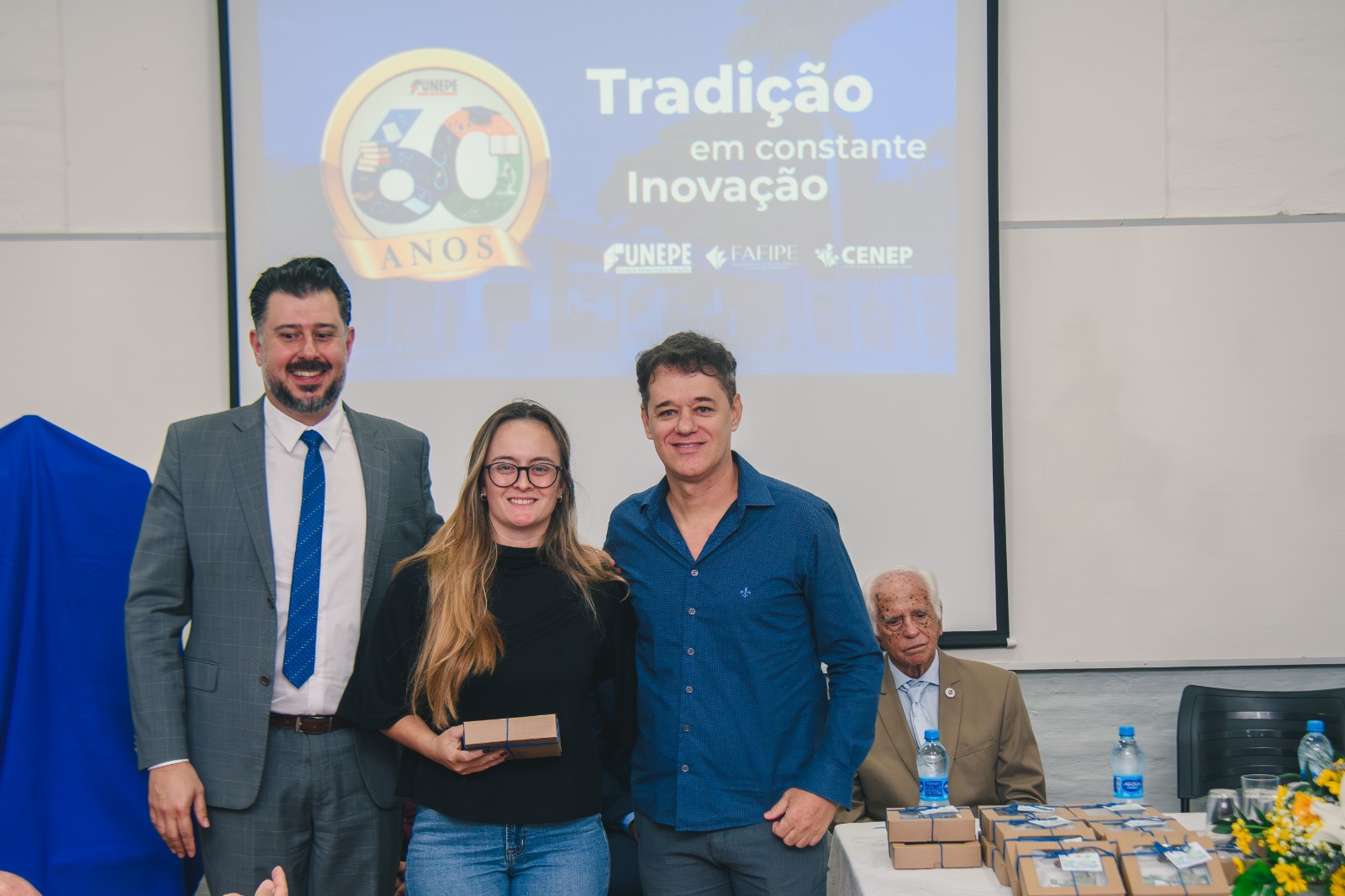 Imagem da notícia FUNEPE celebra 60 anos com cerimônia de homenagens e inauguração de busto do fundador