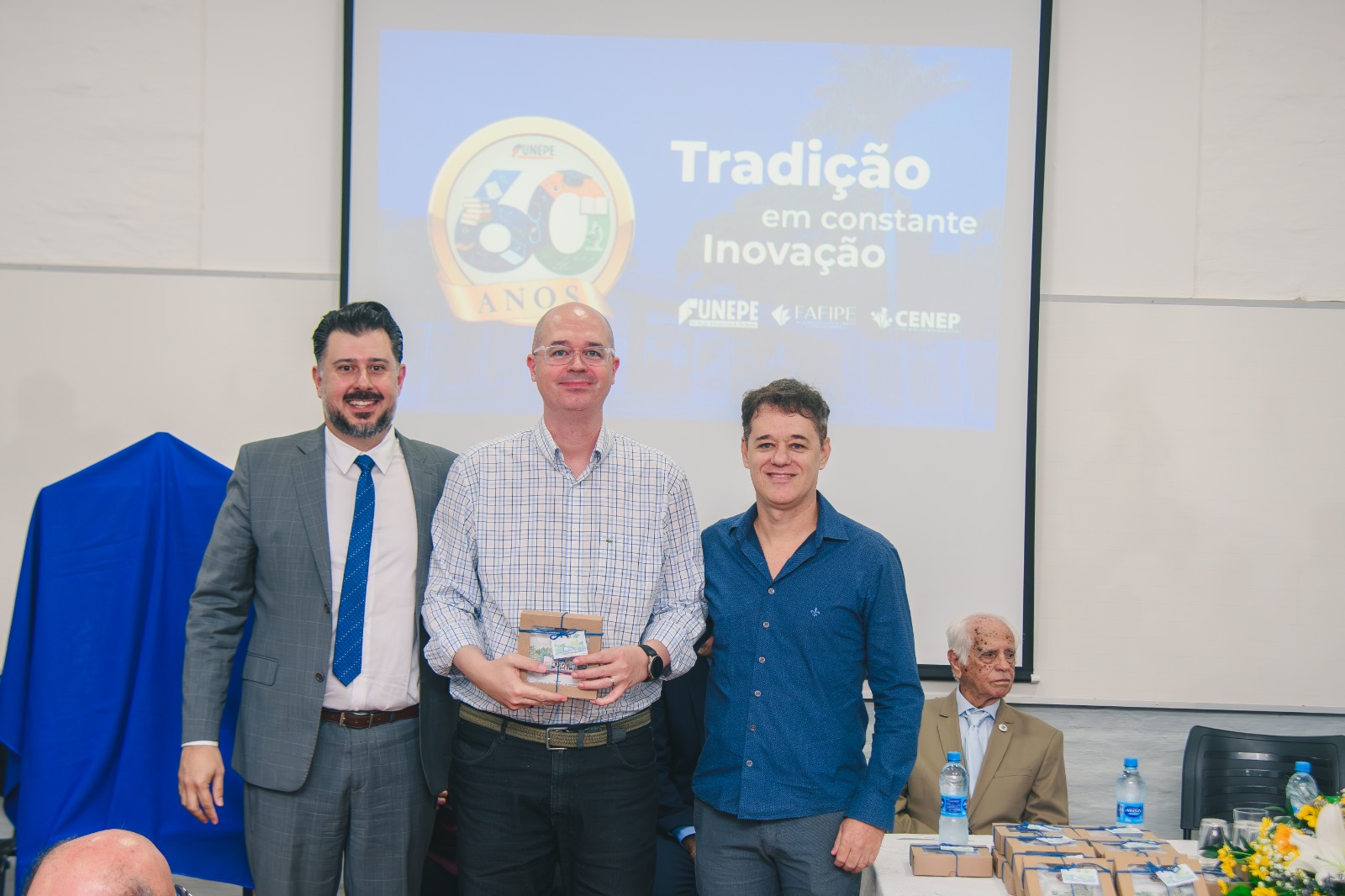 Imagem da notícia FUNEPE celebra 60 anos com cerimônia de homenagens e inauguração de busto do fundador