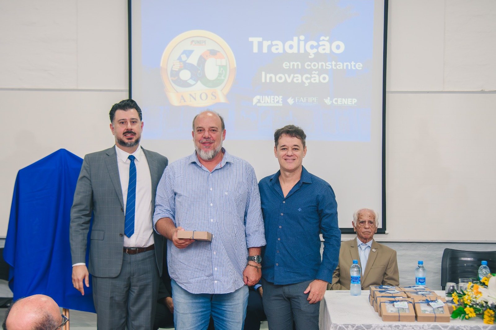Imagem da notícia FUNEPE celebra 60 anos com cerimônia de homenagens e inauguração de busto do fundador