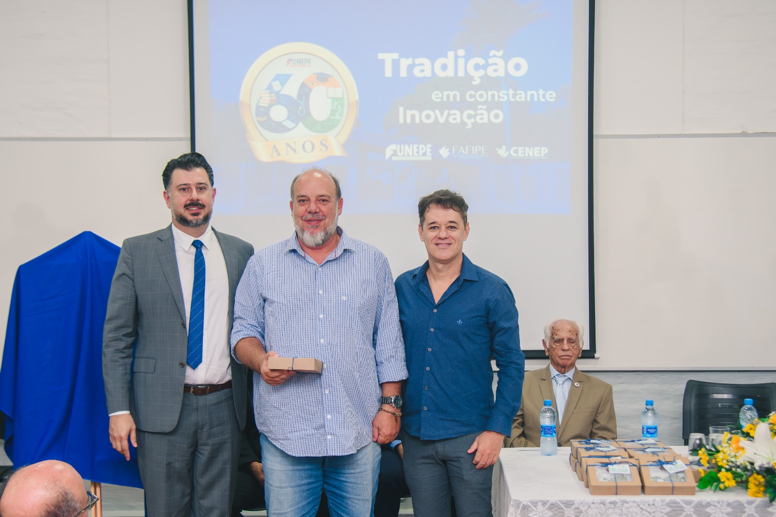 Imagem da notícia FUNEPE celebra 60 anos com cerimônia de homenagens e inauguração de busto do fundador