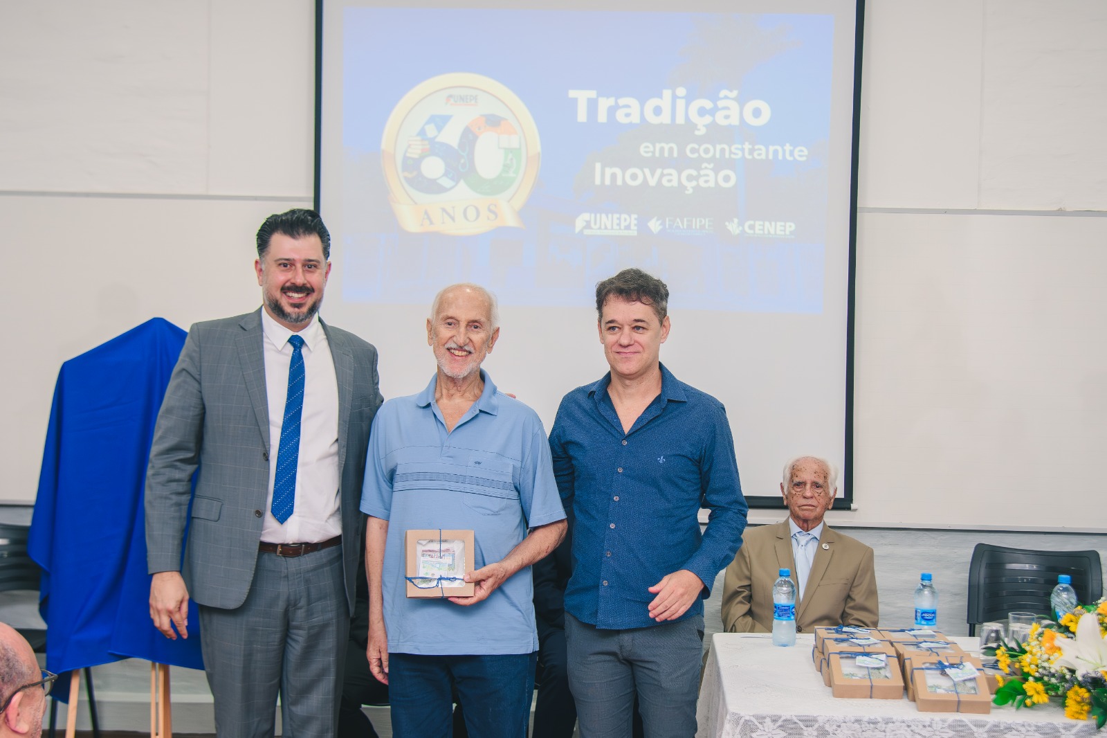 Imagem da notícia FUNEPE celebra 60 anos com cerimônia de homenagens e inauguração de busto do fundador