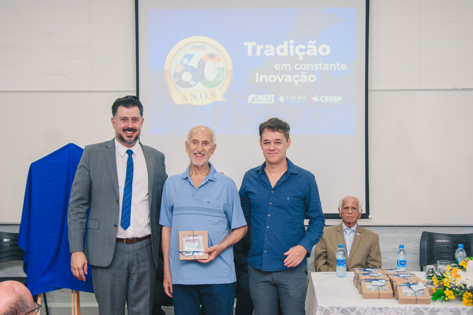 Imagem da notícia FUNEPE celebra 60 anos com cerimônia de homenagens e inauguração de busto do fundador