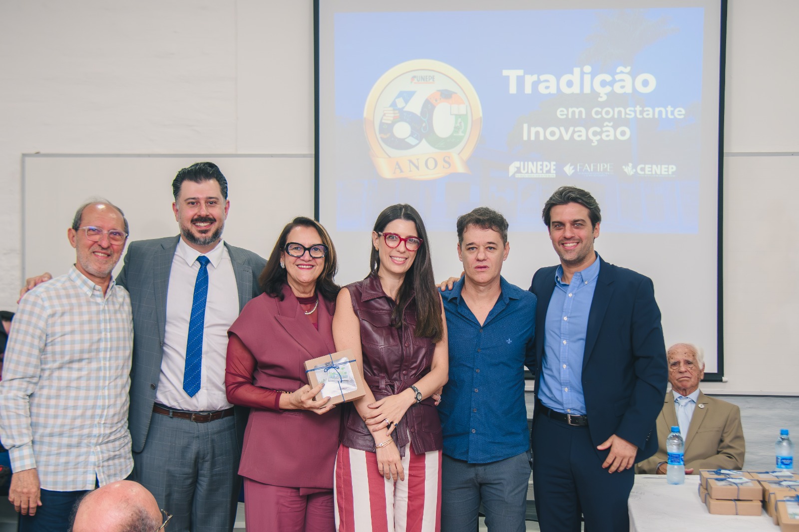 Imagem da notícia FUNEPE celebra 60 anos com cerimônia de homenagens e inauguração de busto do fundador