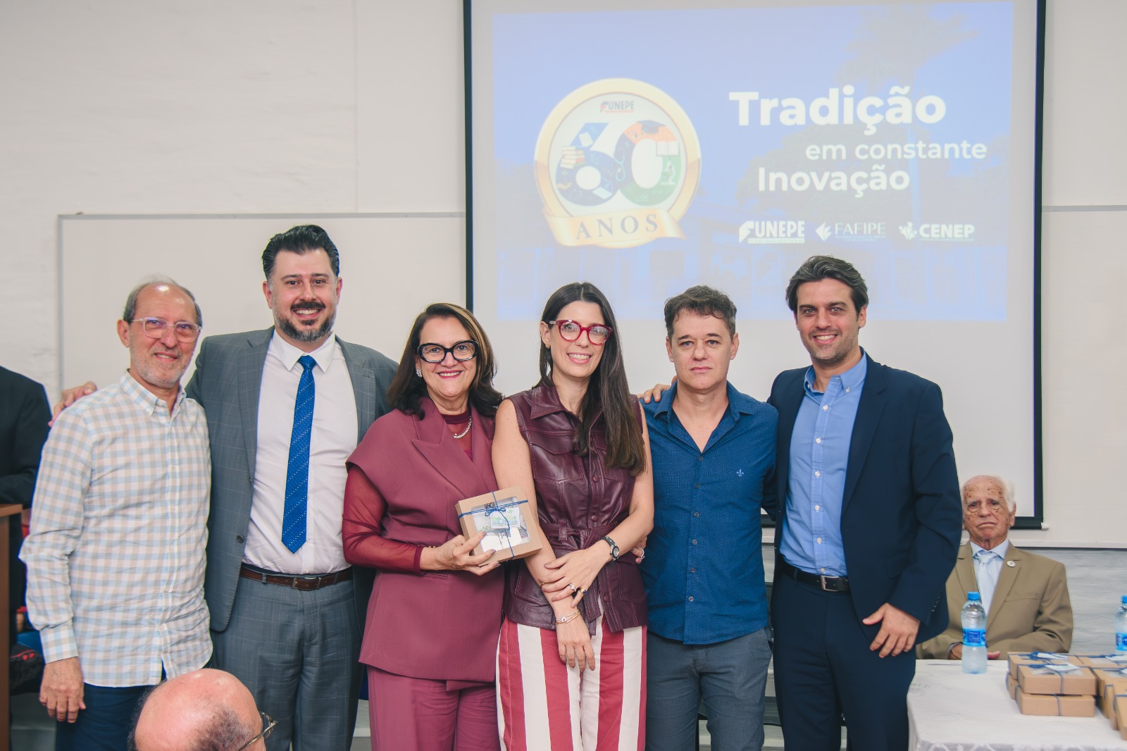 Imagem da notícia FUNEPE celebra 60 anos com cerimônia de homenagens e inauguração de busto do fundador