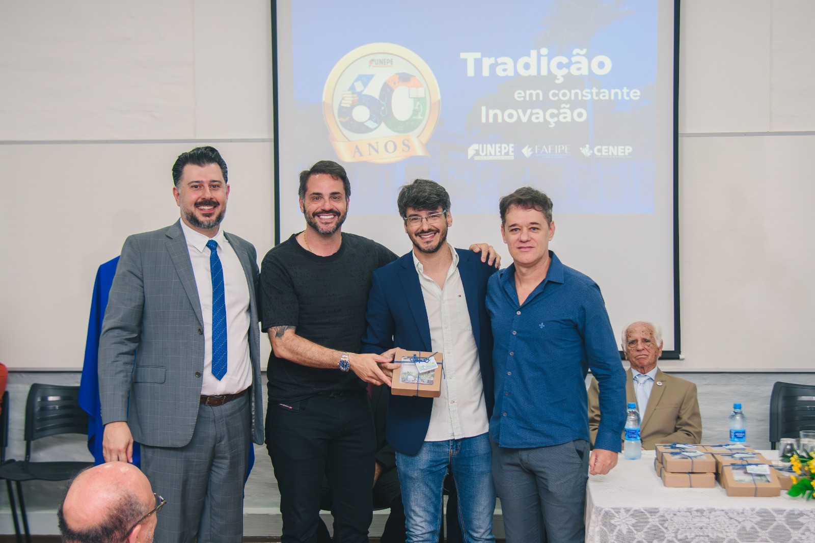 Imagem da notícia FUNEPE celebra 60 anos com cerimônia de homenagens e inauguração de busto do fundador
