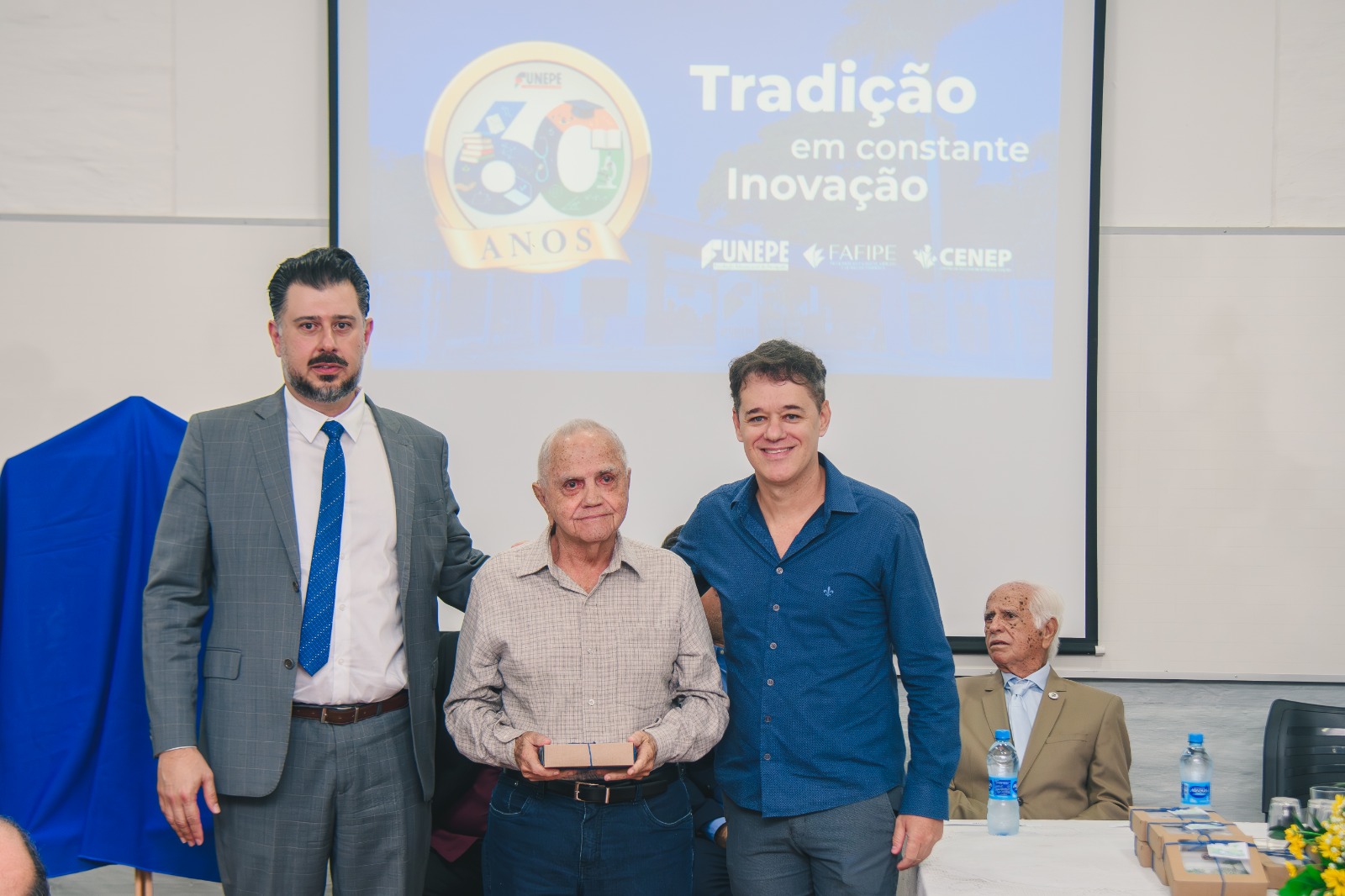 Imagem da notícia FUNEPE celebra 60 anos com cerimônia de homenagens e inauguração de busto do fundador