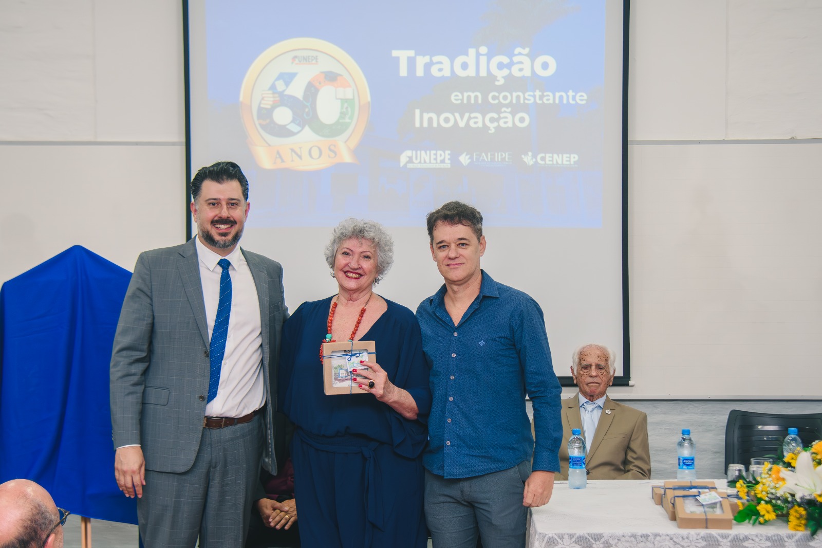 Imagem da notícia FUNEPE celebra 60 anos com cerimônia de homenagens e inauguração de busto do fundador