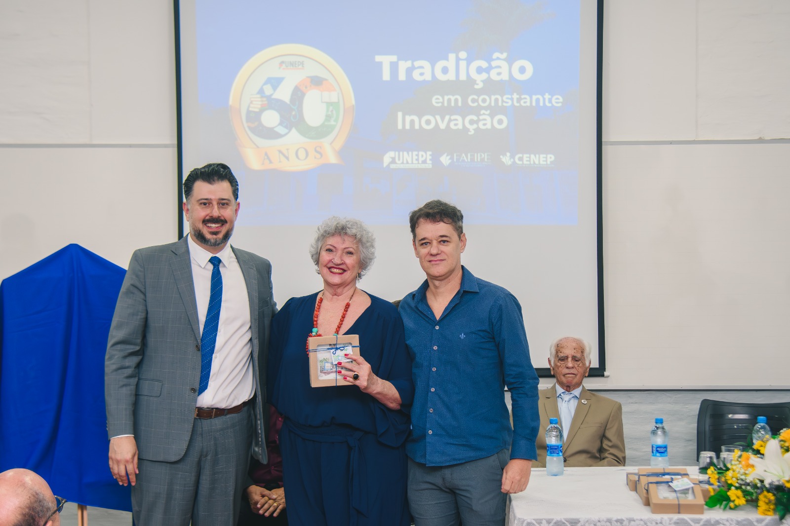 Imagem da notícia FUNEPE celebra 60 anos com cerimônia de homenagens e inauguração de busto do fundador