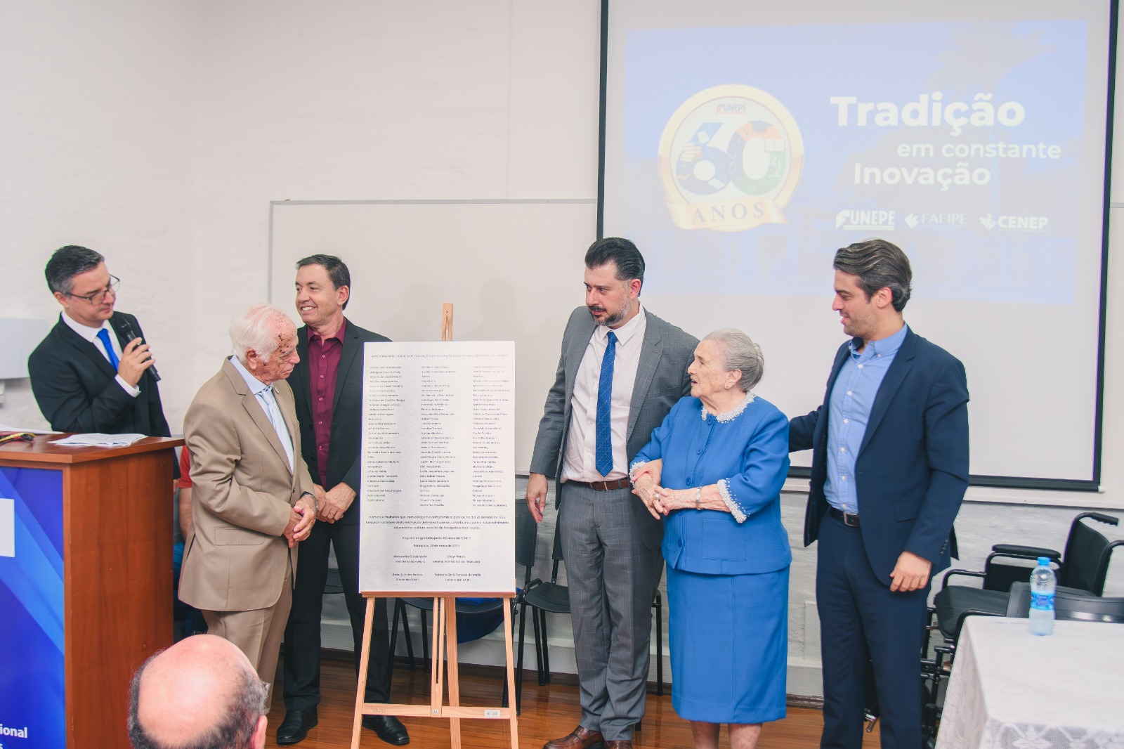 Imagem da notícia FUNEPE celebra 60 anos com cerimônia de homenagens e inauguração de busto do fundador