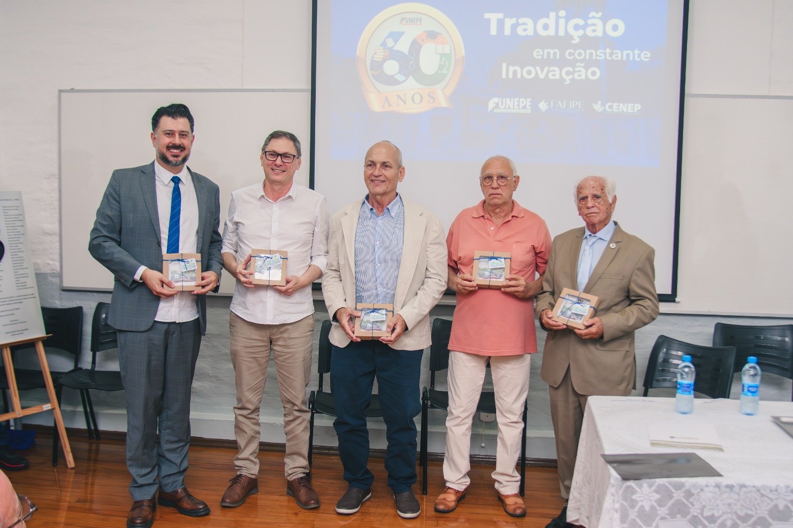 Imagem da notícia FUNEPE celebra 60 anos com cerimônia de homenagens e inauguração de busto do fundador