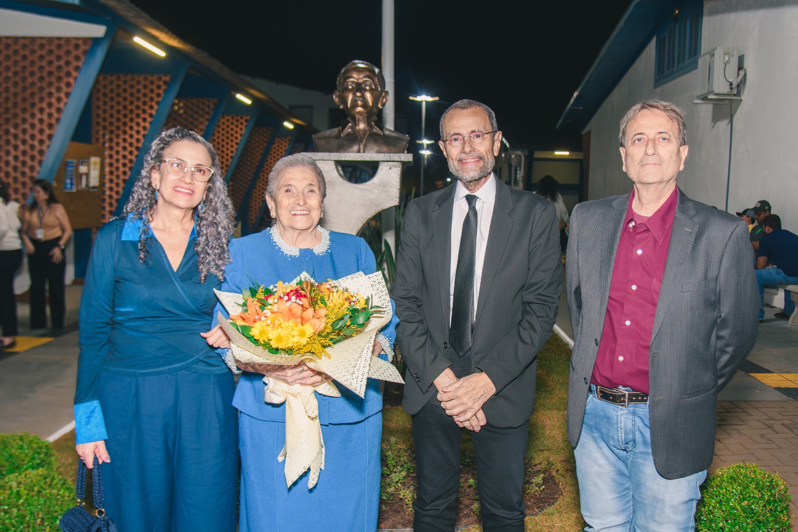 Imagem da notícia FUNEPE celebra 60 anos com cerimônia de homenagens e inauguração de busto do fundador