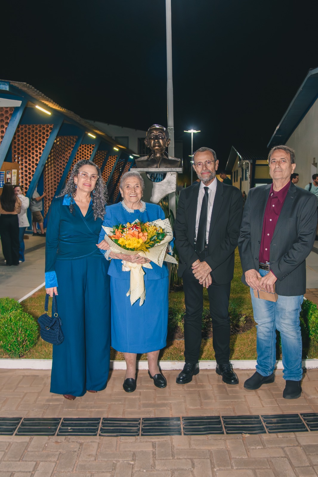 Imagem da notícia FUNEPE celebra 60 anos com cerimônia de homenagens e inauguração de busto do fundador