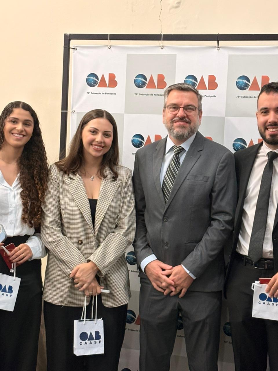 Imagem da notícia Curso de Direito celebra conquistas de alunos egressos